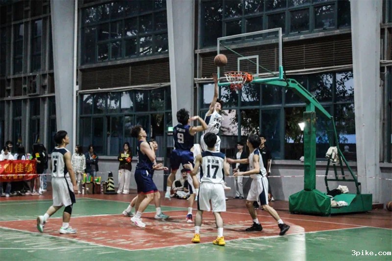 校园篮球赛