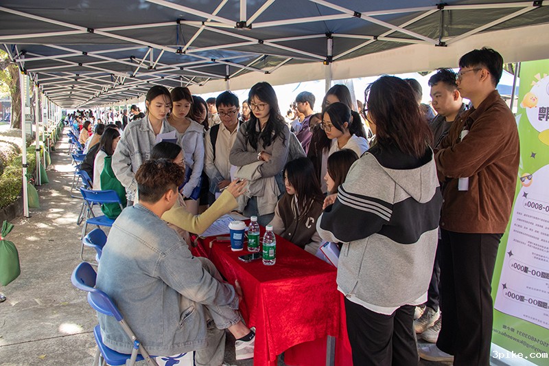 企业与学生交流